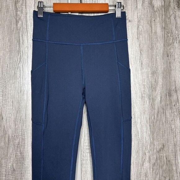Lululemon Cropped Leggings Invigorate Navy Color Hip Pockets Size 4 - Picture 2 of 7